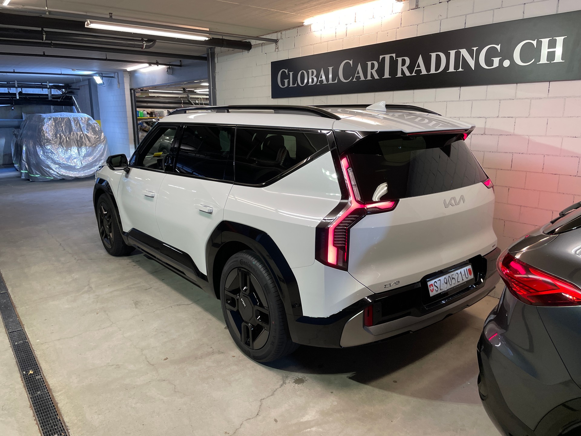 KIA EV9 99,8 kWh GT-Line 4x4 mit Panoramadach, 7-Sitzer, AHK-showroom-element-3