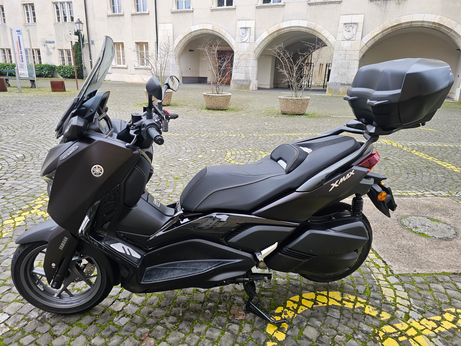 YAMAHA X-Max 300 Tech Max-showroom-element-2