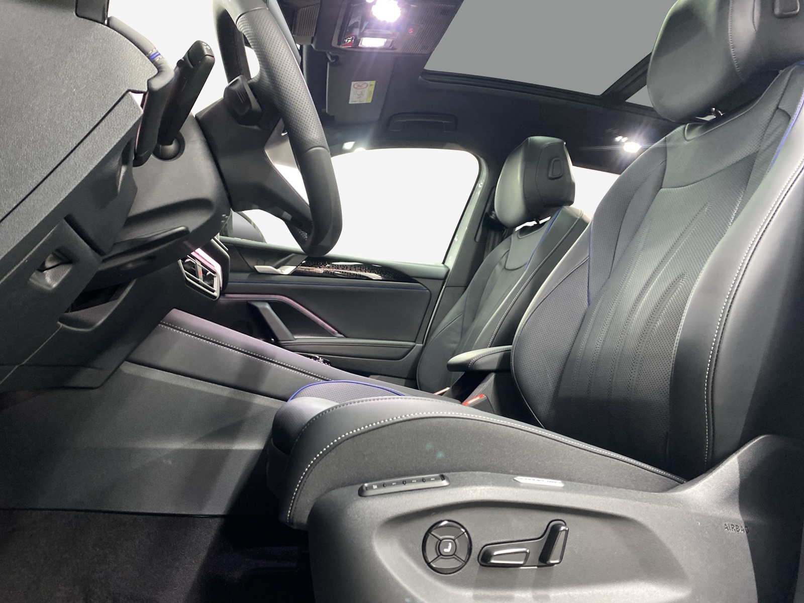 VW Tiguan 2.0 TDI SCR R-Line 4Motion DSG-image-7