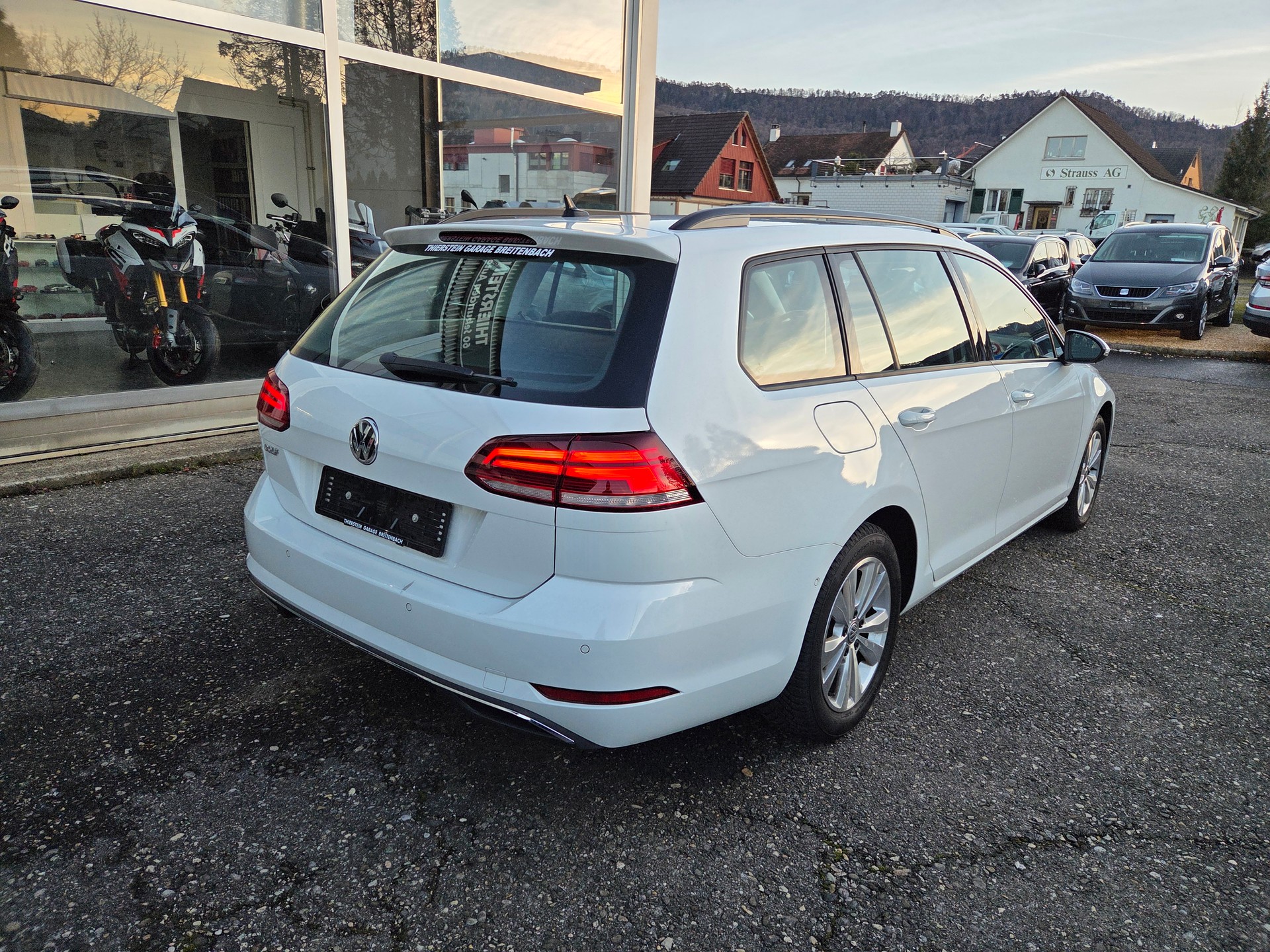 VW Golf Variant 1.5 TSI EVO Comfortline DSG-image-7