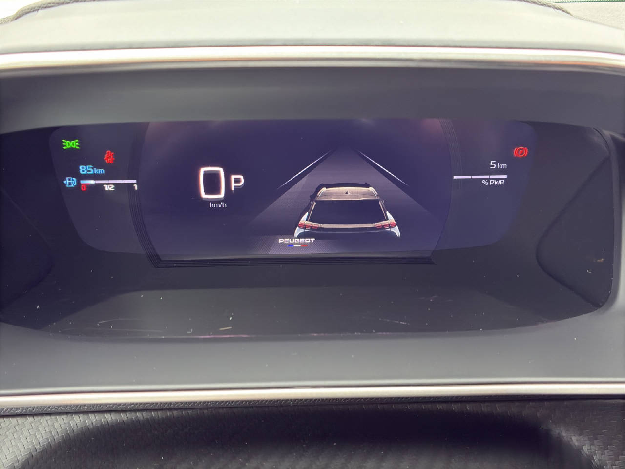 PEUGEOT 2008 1.2 Hybrid 145 PS GT-image-11