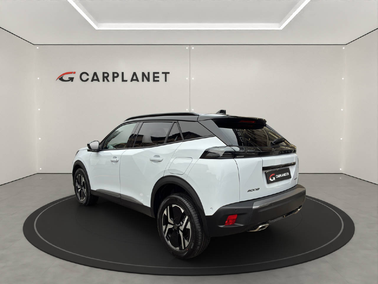 PEUGEOT 2008 1.2 Hybrid 145 PS GT-image-2