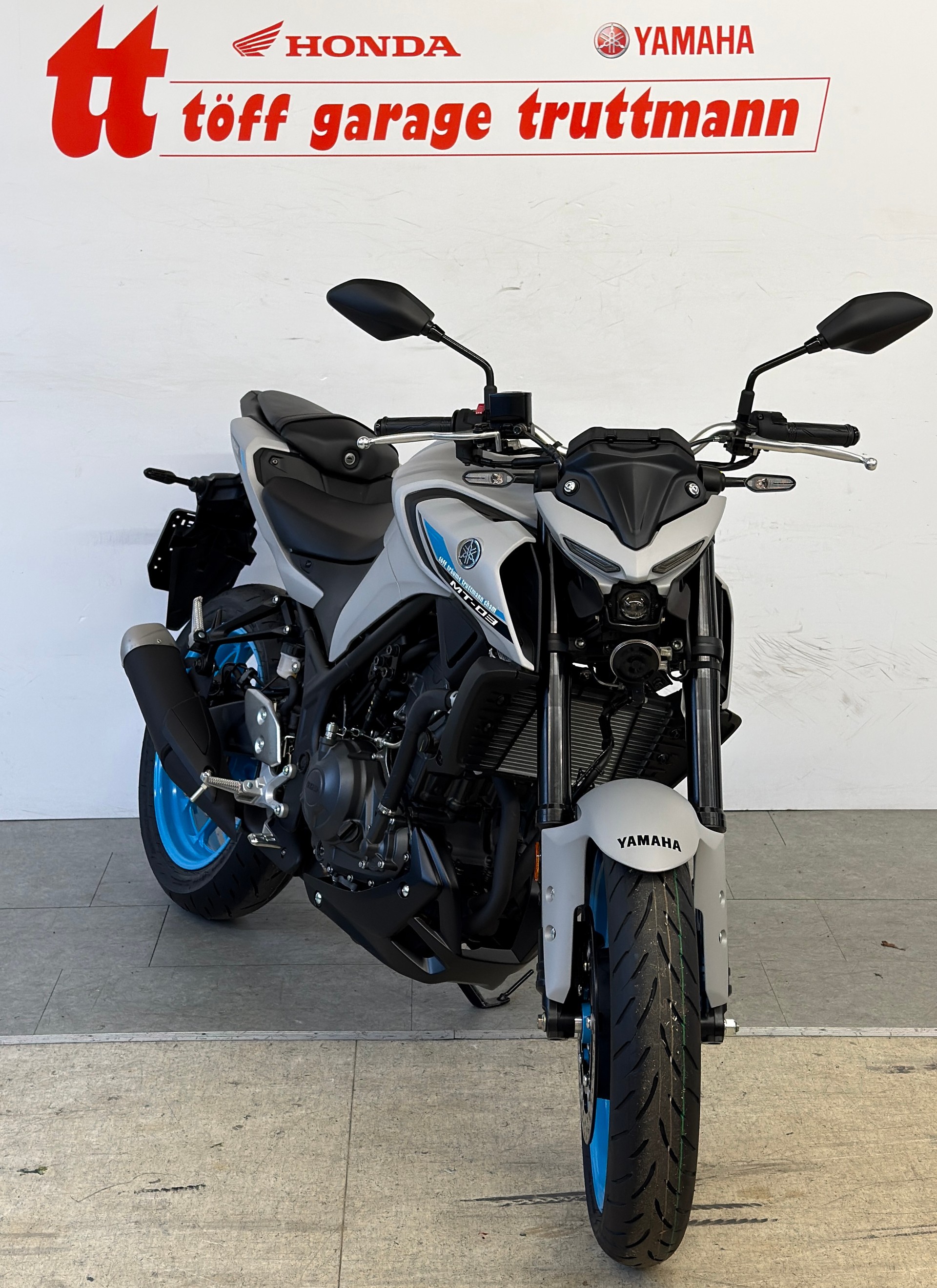 YAMAHA MT-03 ABS-showroom-element-1