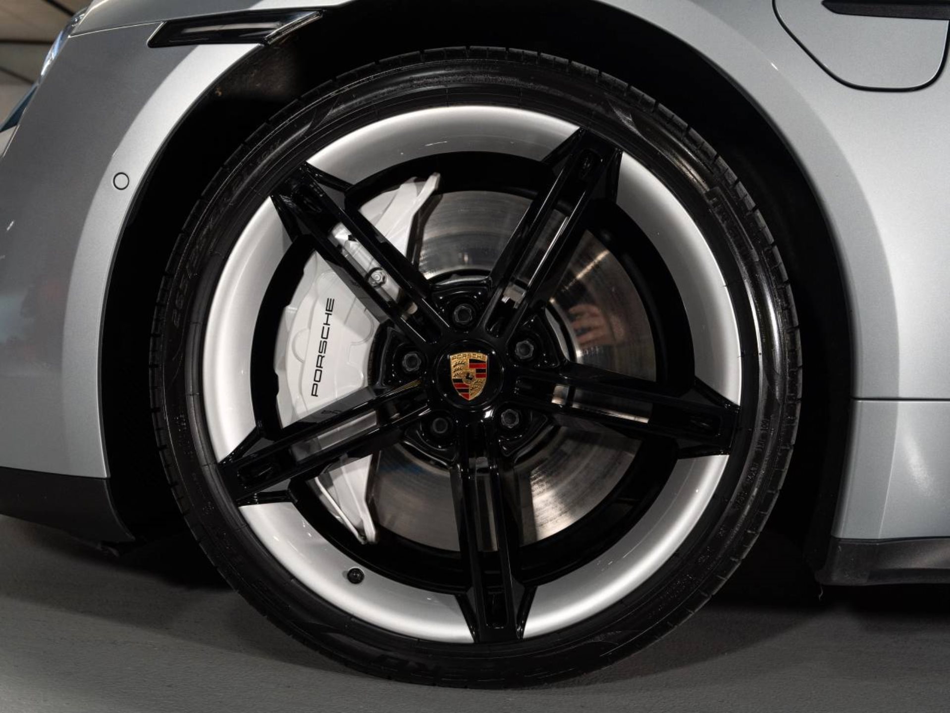 PORSCHE Taycan 4S-image-20