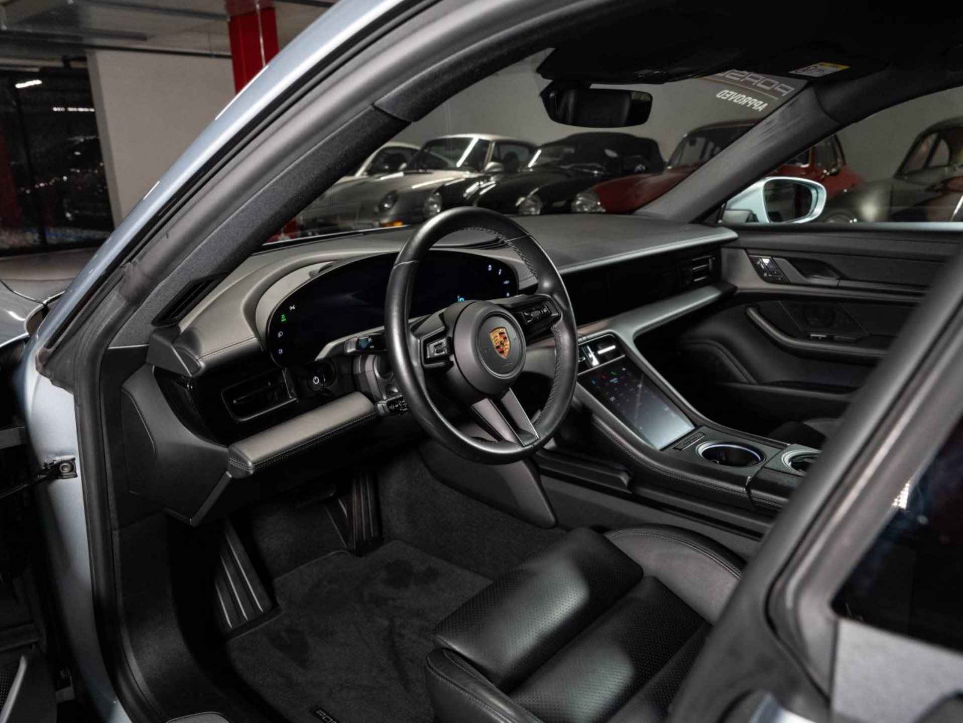 PORSCHE Taycan 4S-image-3