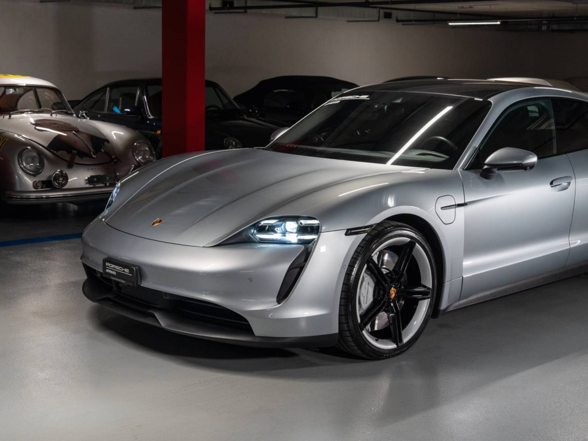 PORSCHE Taycan 4S-image-18