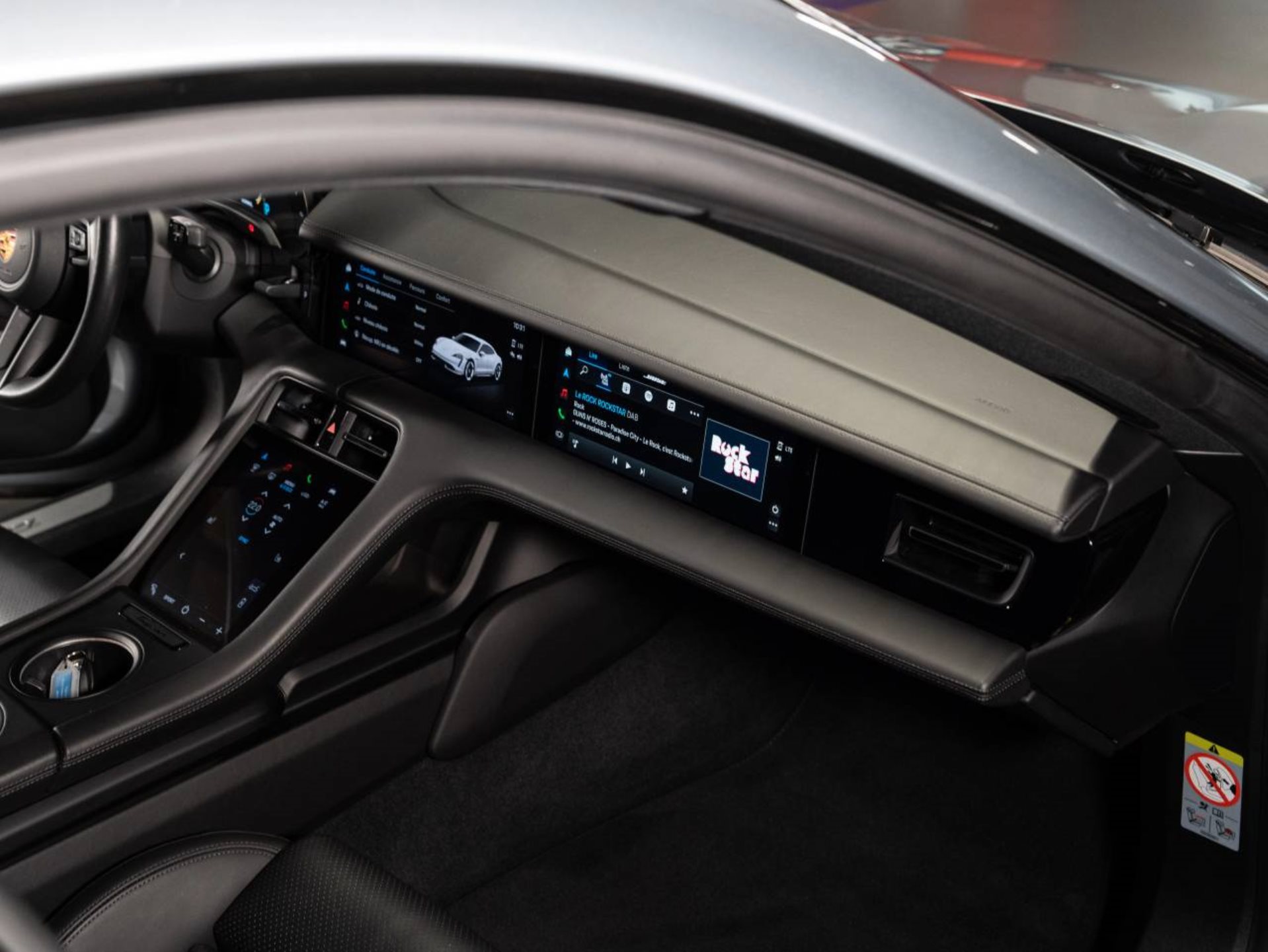 PORSCHE Taycan 4S-image-10