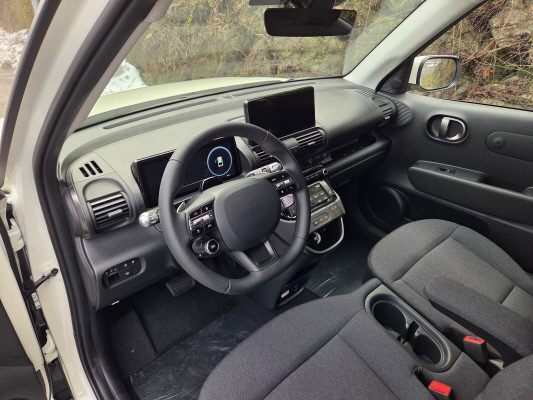 HYUNDAI Inster 49kWh Amplia-image-6