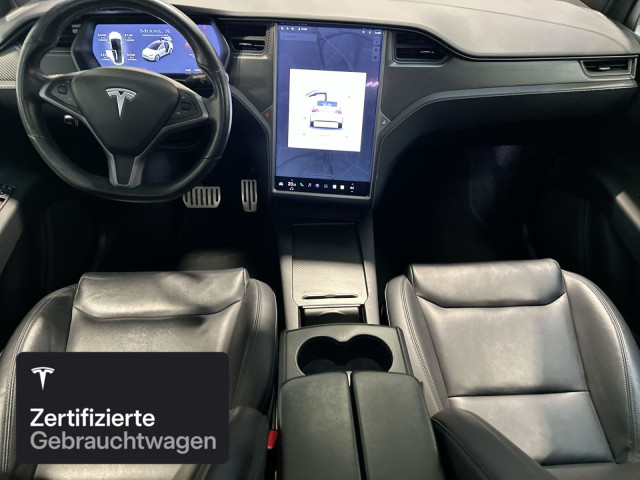 TESLA Model X Performance-showroom-element-1