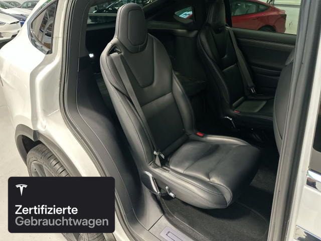 TESLA Model X Performance-showroom-element-3