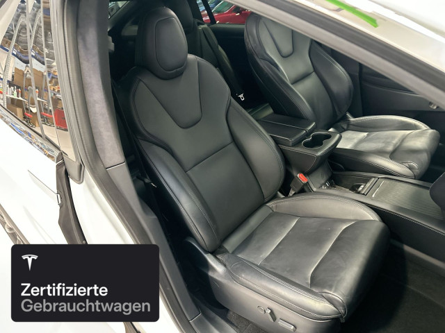 TESLA Model X Performance-showroom-element-2