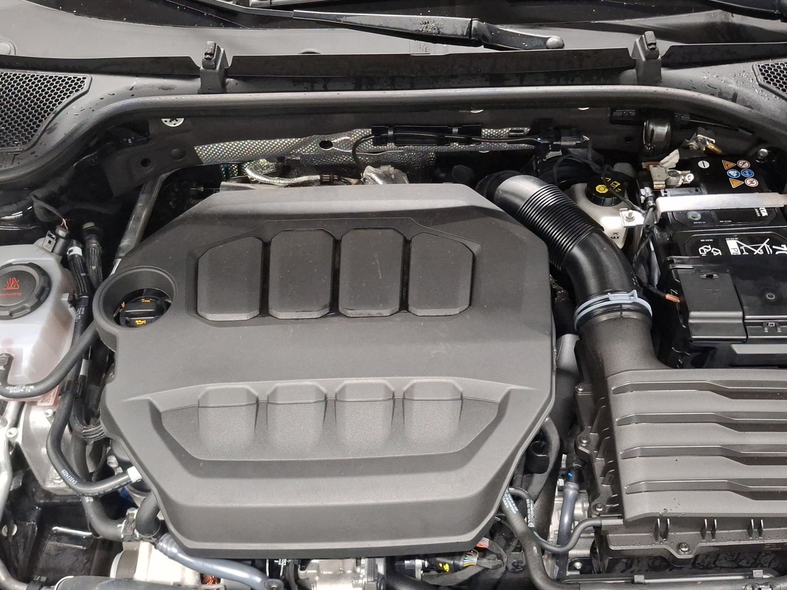 SKODA Octavia Combi 2.0 TSI DSG RS-image-15