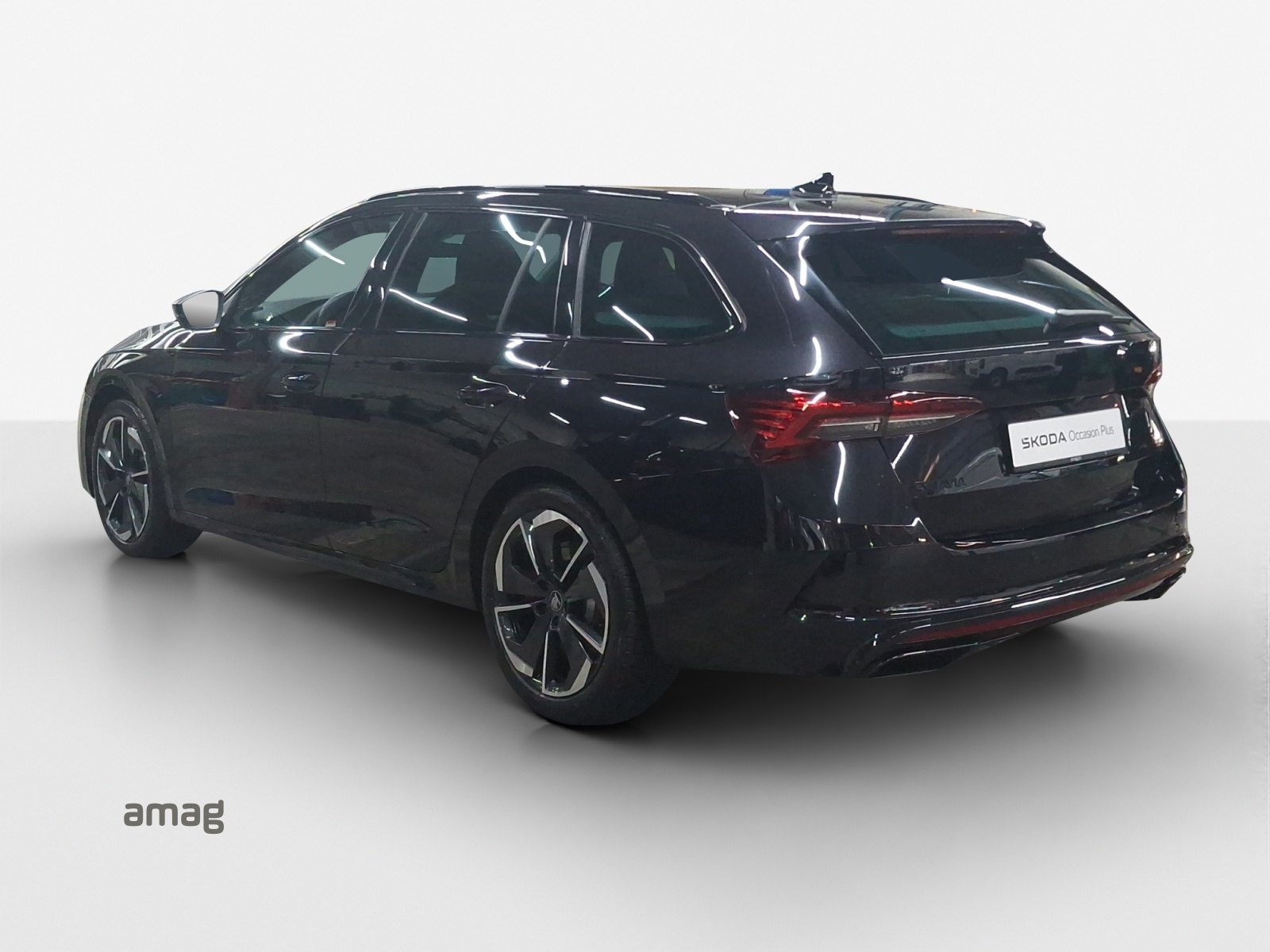SKODA Octavia Combi 2.0 TSI DSG RS-image-2