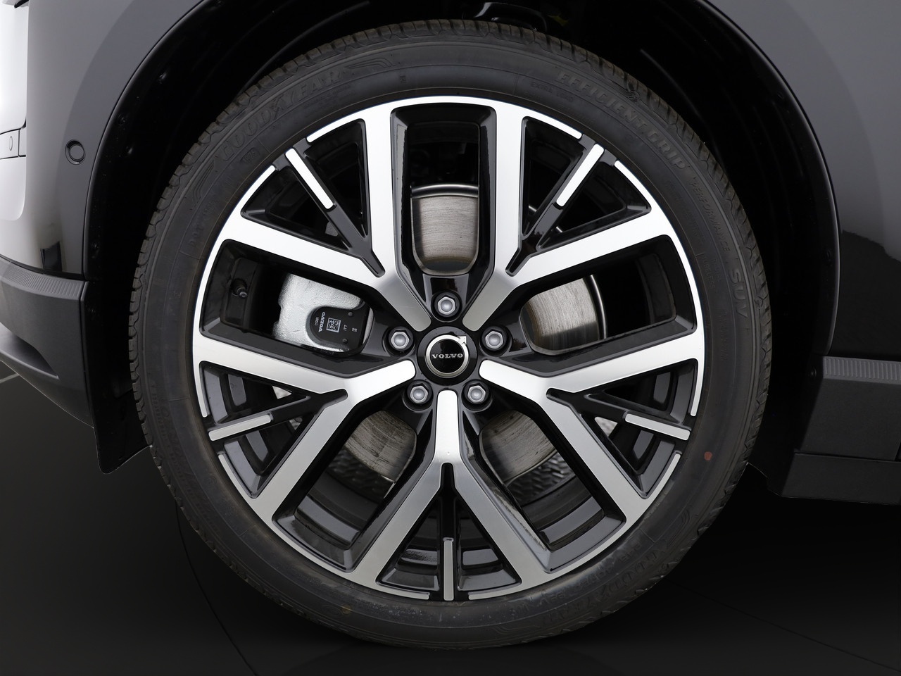 VOLVO EX30 E60 Twin Ultra Performance AWD-image-7