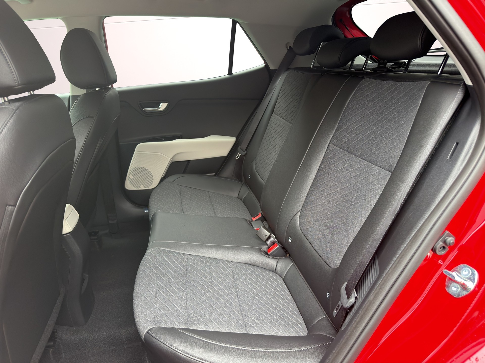 KIA Stonic 1.0 T-GD MHEV GT-Line DCT-image-11