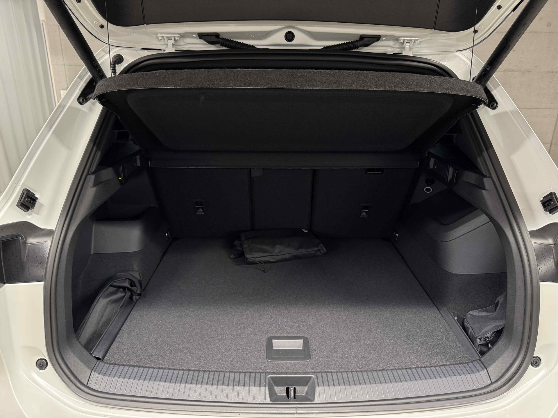 VW Tiguan 2.0 TDI SCR R-Line United 4Motion DSG-image-16