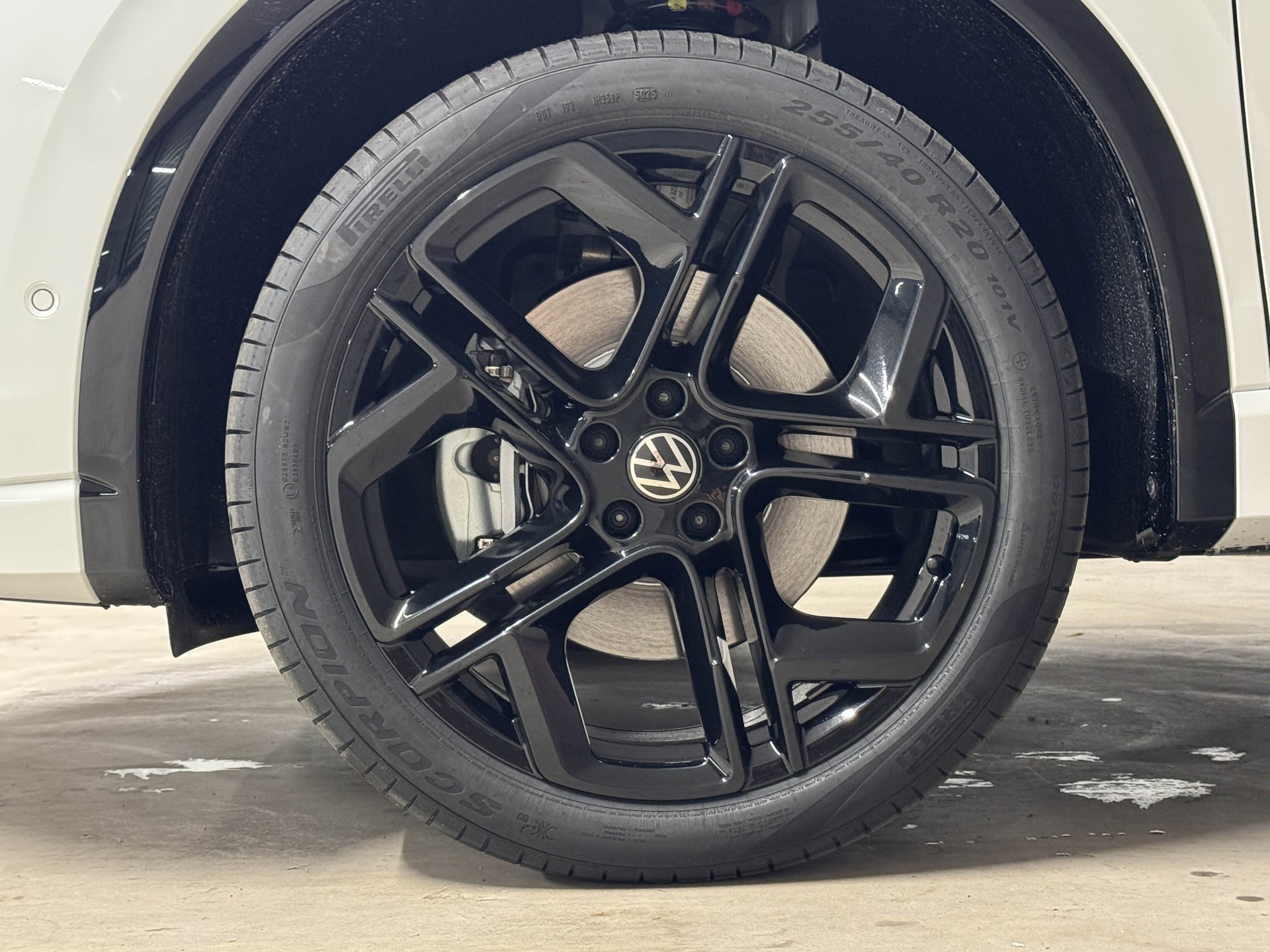 VW Tiguan 2.0 TDI SCR R-Line United 4Motion DSG-image-17