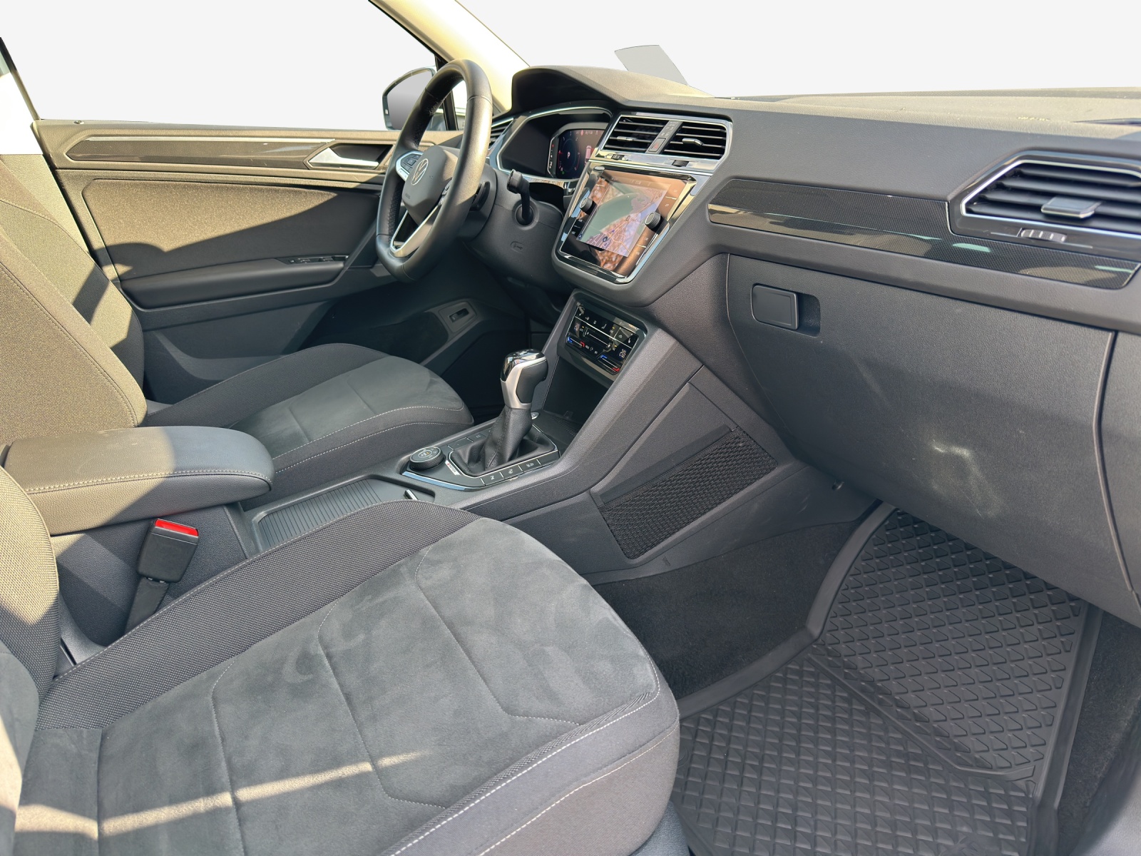 VW Tiguan 2.0 TDI SCR Elegance 4Motion DSG-image-14