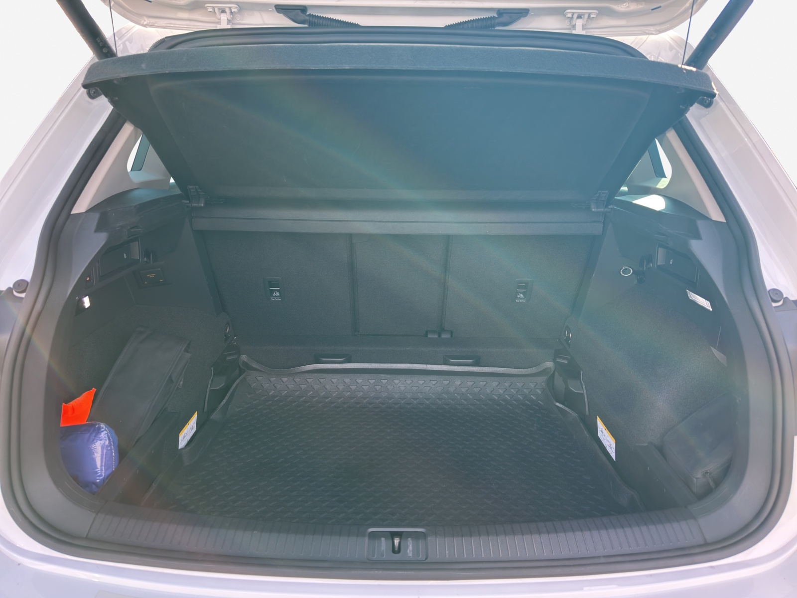VW Tiguan 2.0 TDI SCR Elegance 4Motion DSG-image-12