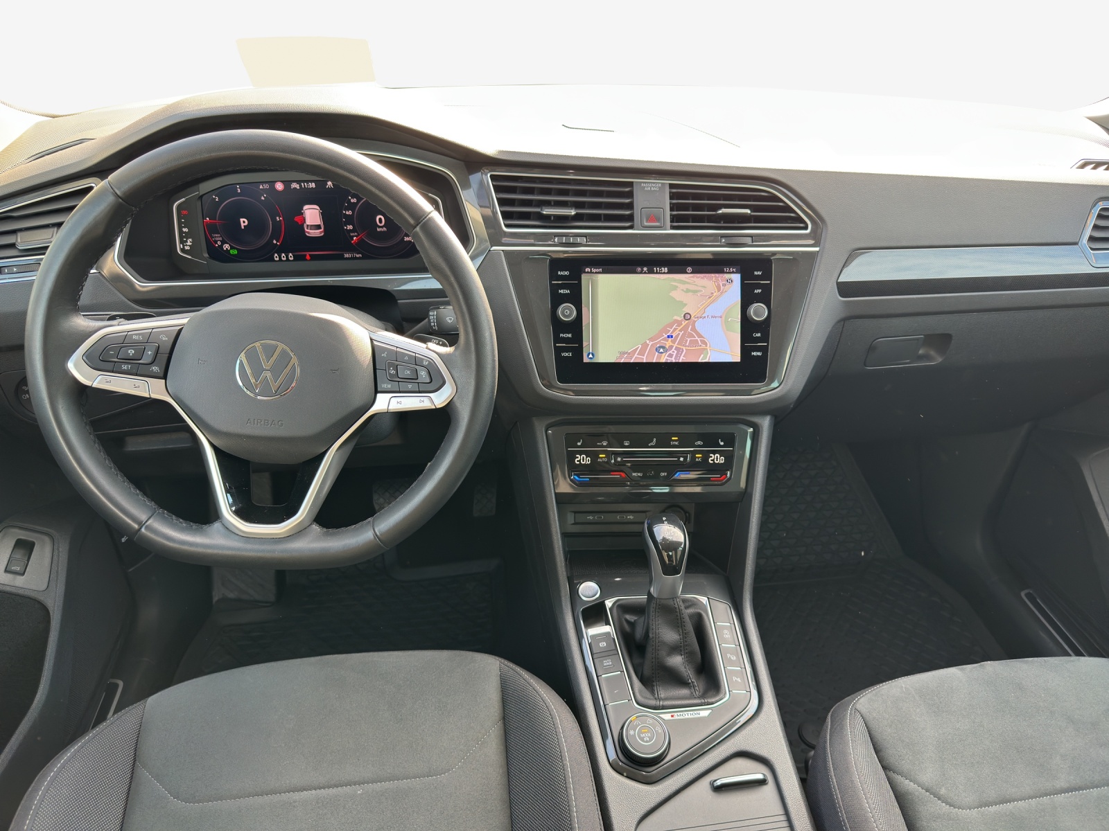 VW Tiguan 2.0 TDI SCR Elegance 4Motion DSG-image-10