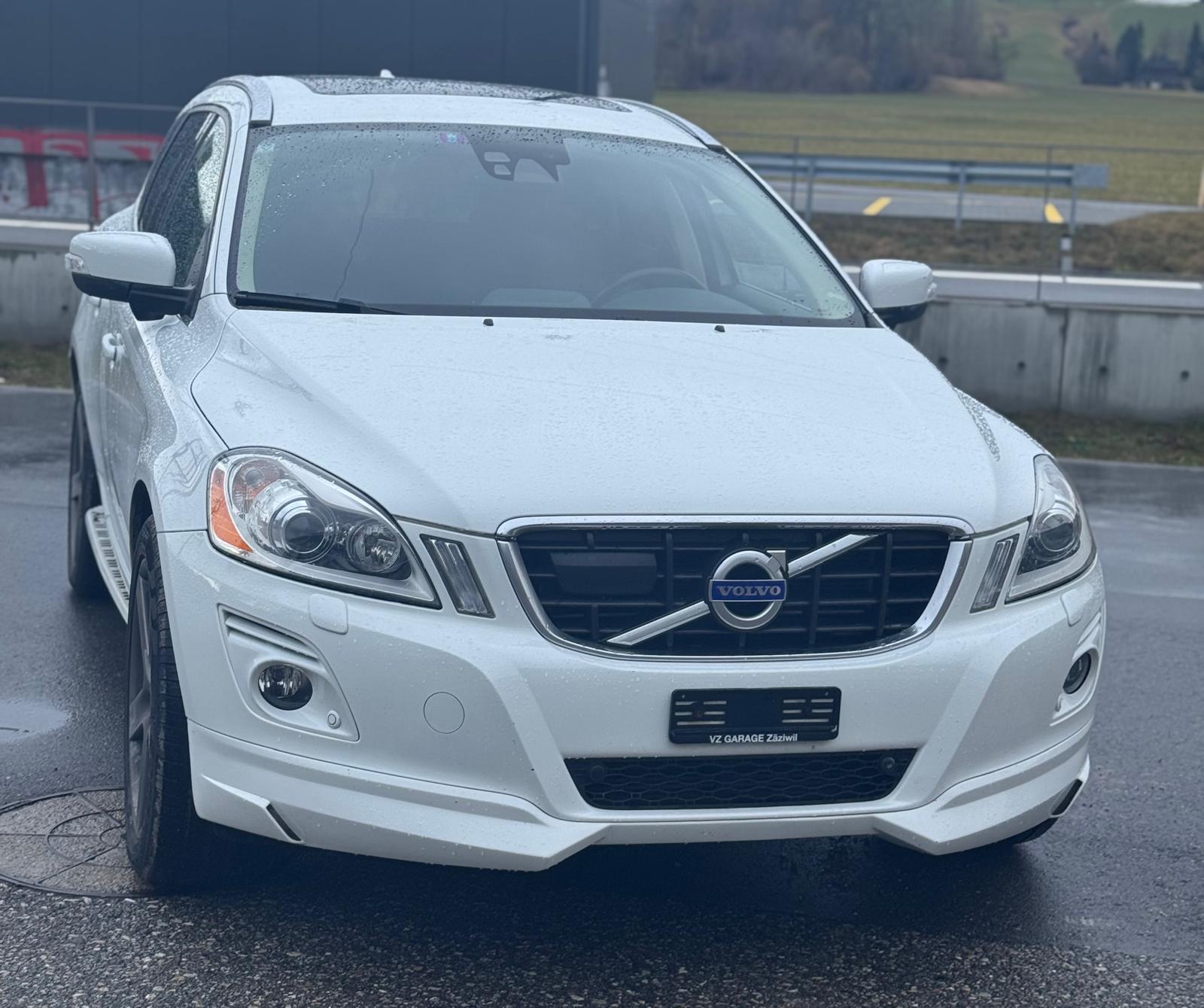 VOLVO XC60 D5 AWD Kinetic Geartronic-image-1