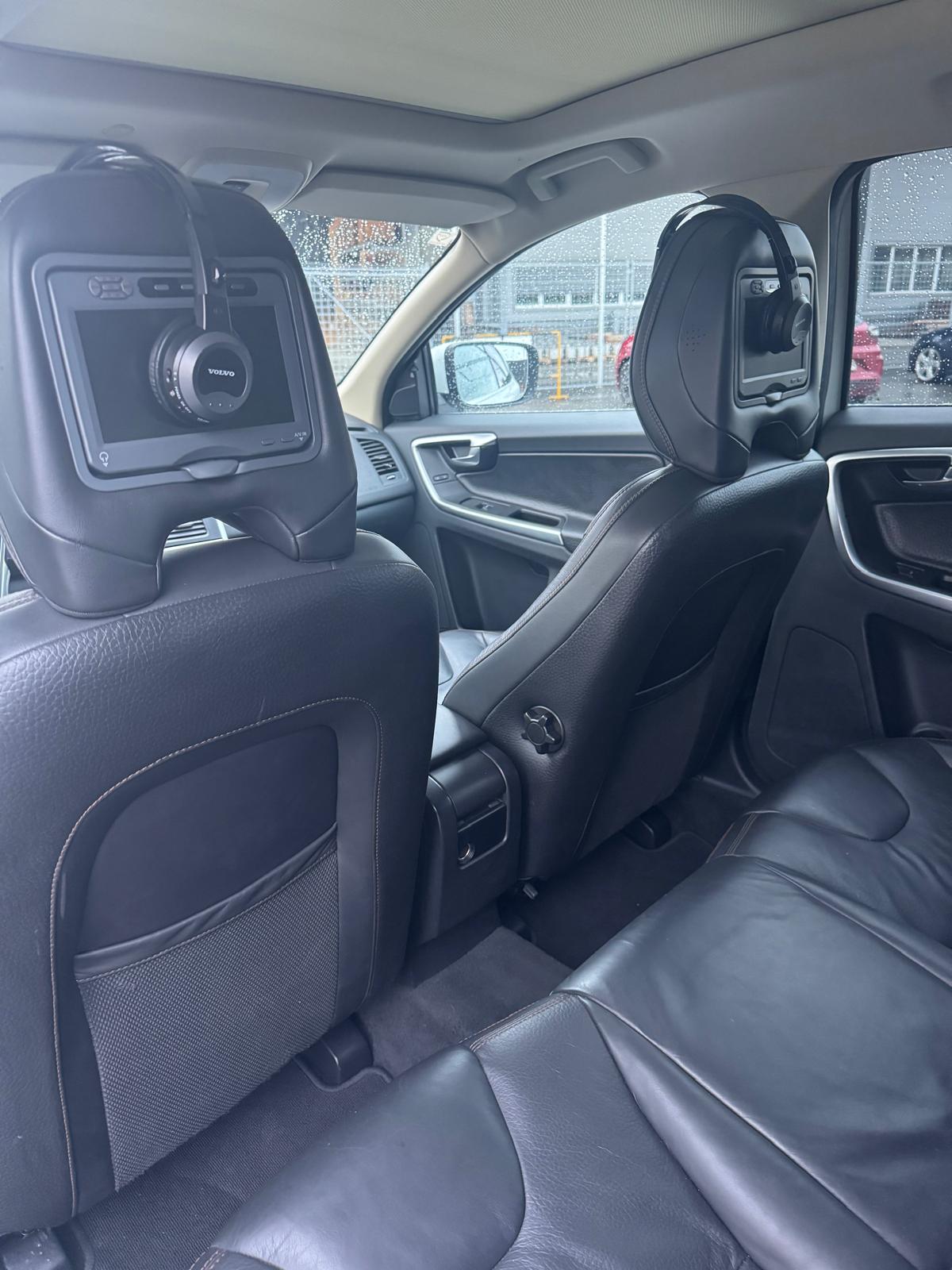 VOLVO XC60 D5 AWD Kinetic Geartronic-image-7