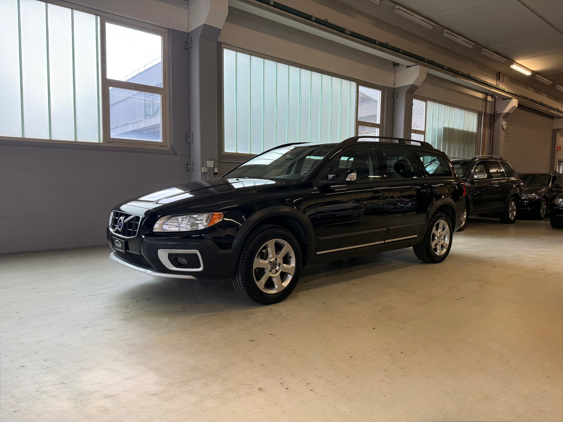 VOLVO XC70 D5 Kinetic-image-0