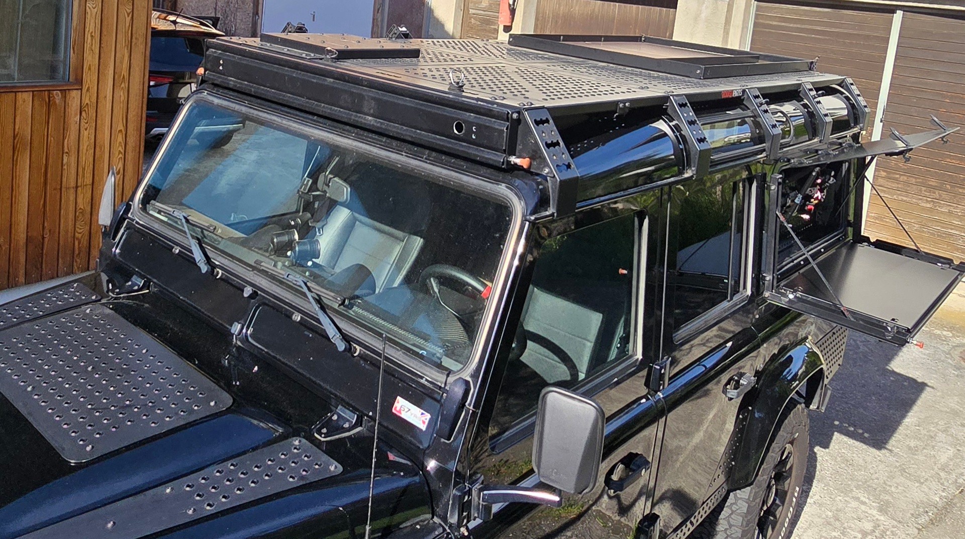 LAND ROVER Defender 110 2.2 TD4 Station Wagon Legend-image-14