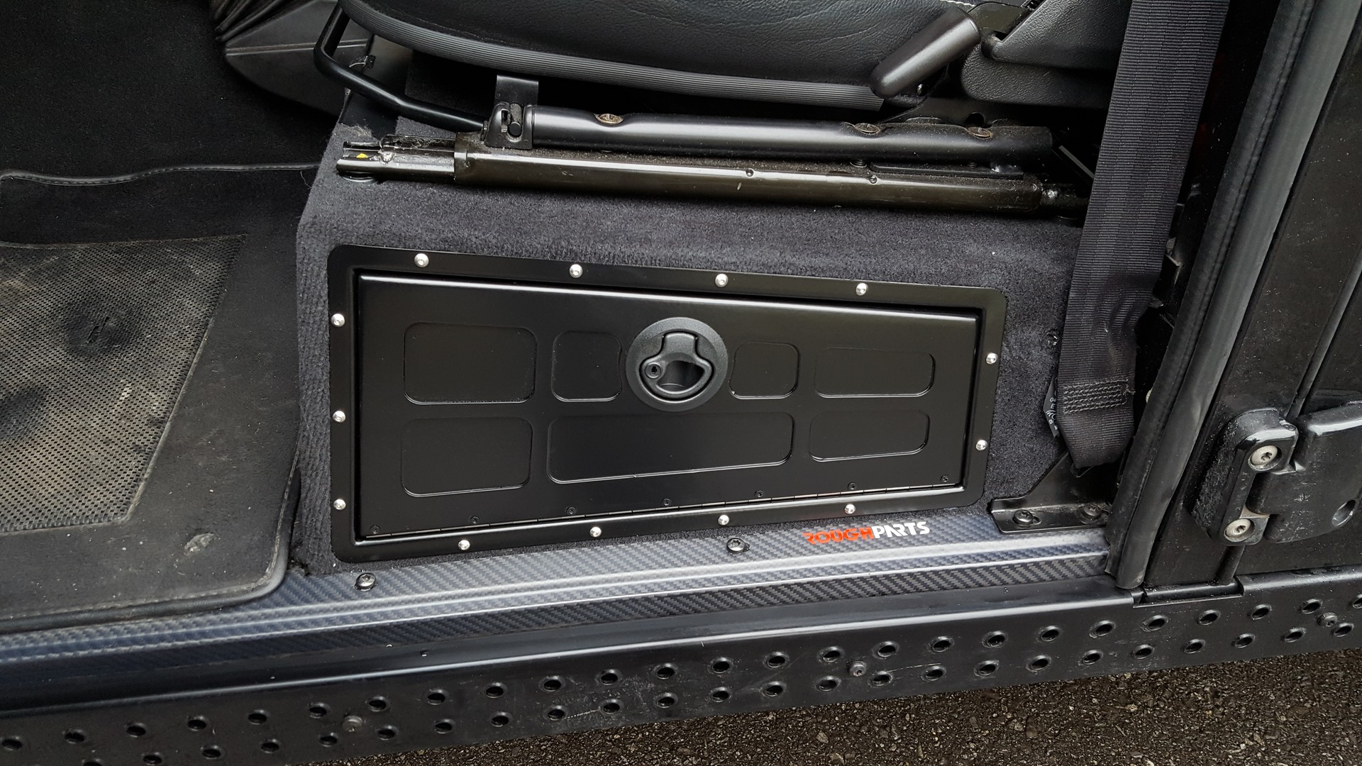 LAND ROVER Defender 110 2.2 TD4 Station Wagon Legend-image-2