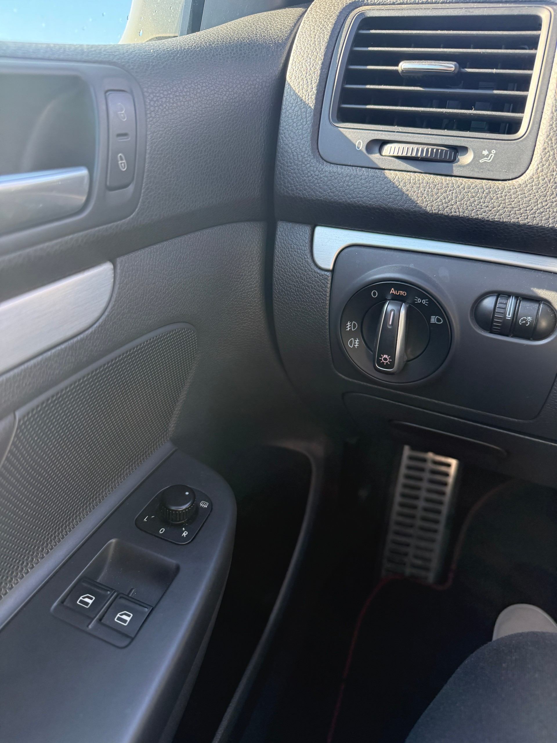 VW Golf 2.0 TFSI GTI Edition 30 DSG-image-13