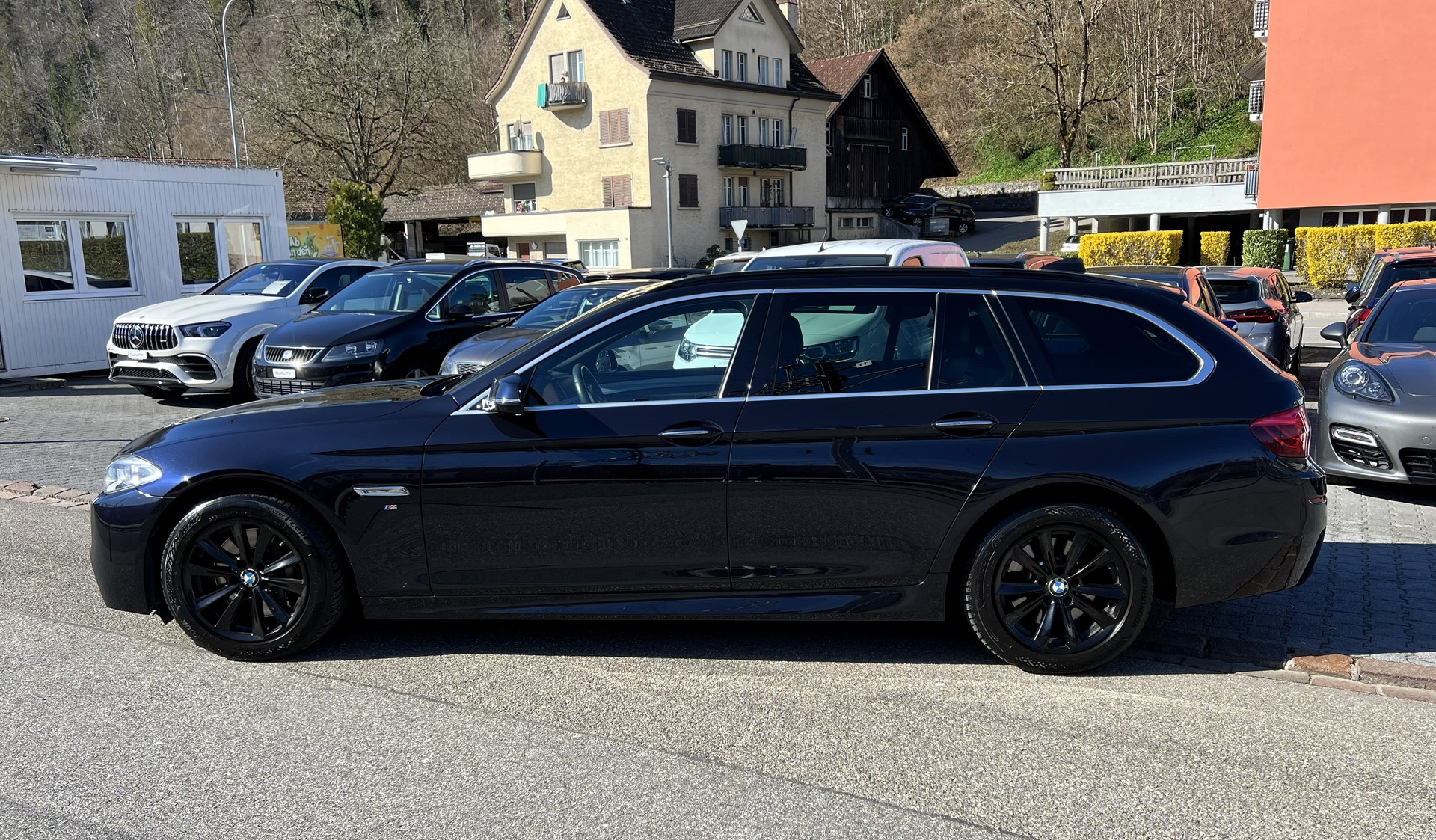 BMW 525d Touring xDrive M-Sport-image-1