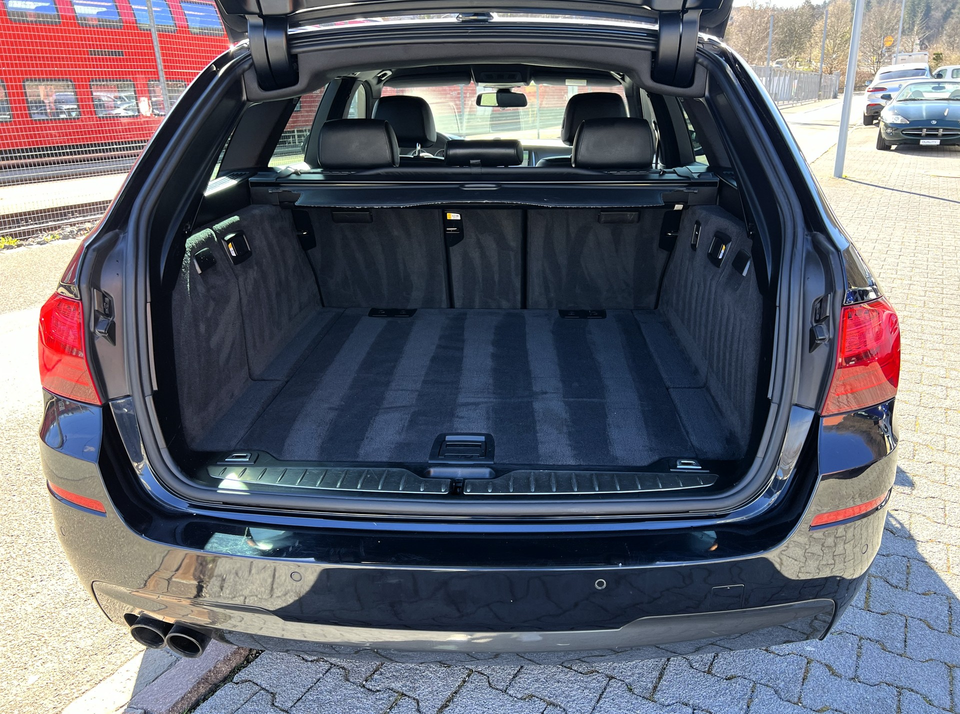 BMW 525d Touring xDrive M-Sport-image-10