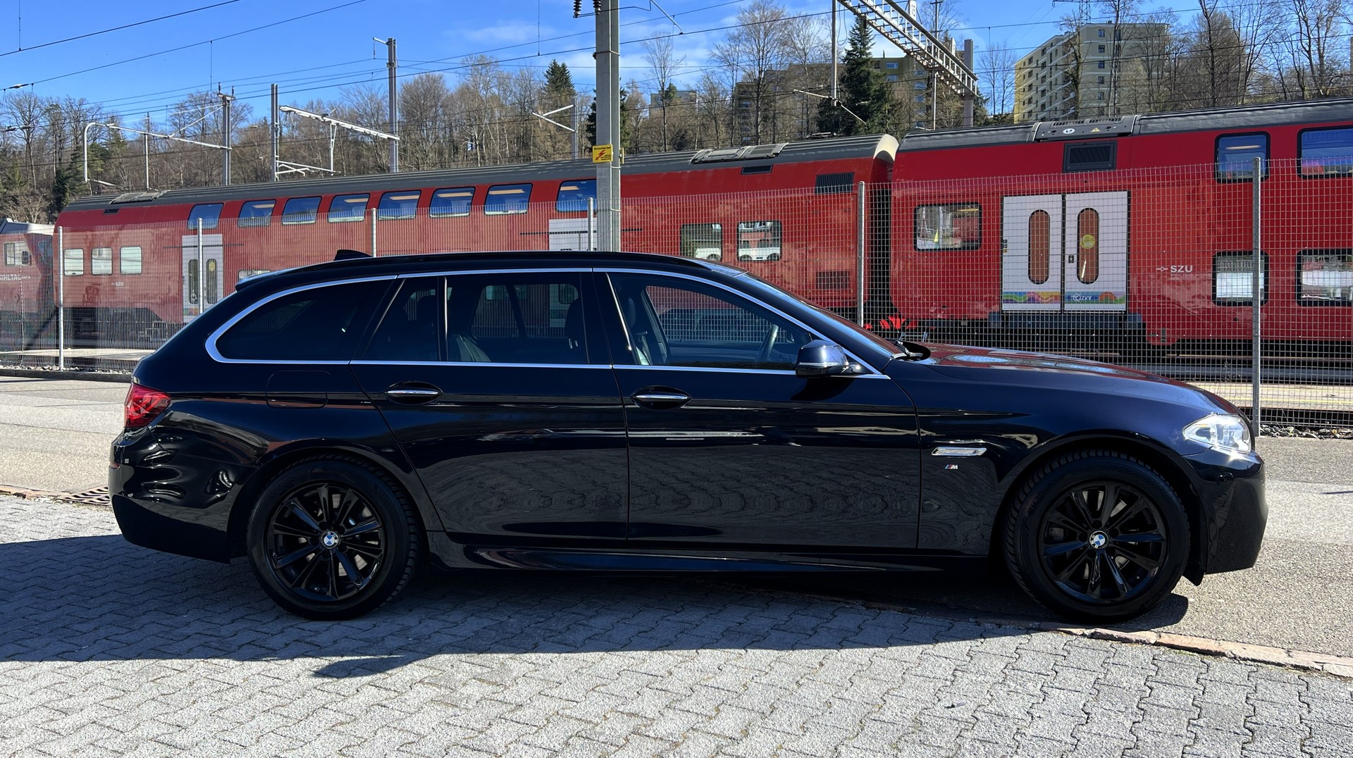 BMW 525d Touring xDrive M-Sport-image-5