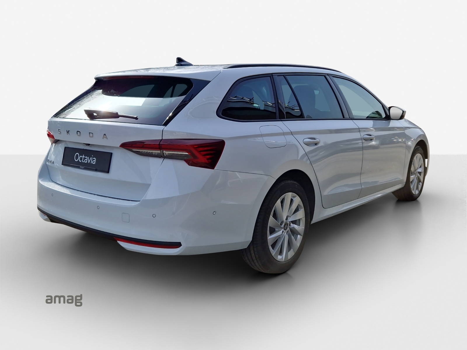 SKODA Octavia Combi 2.0 TDI DSG Selection-image-4