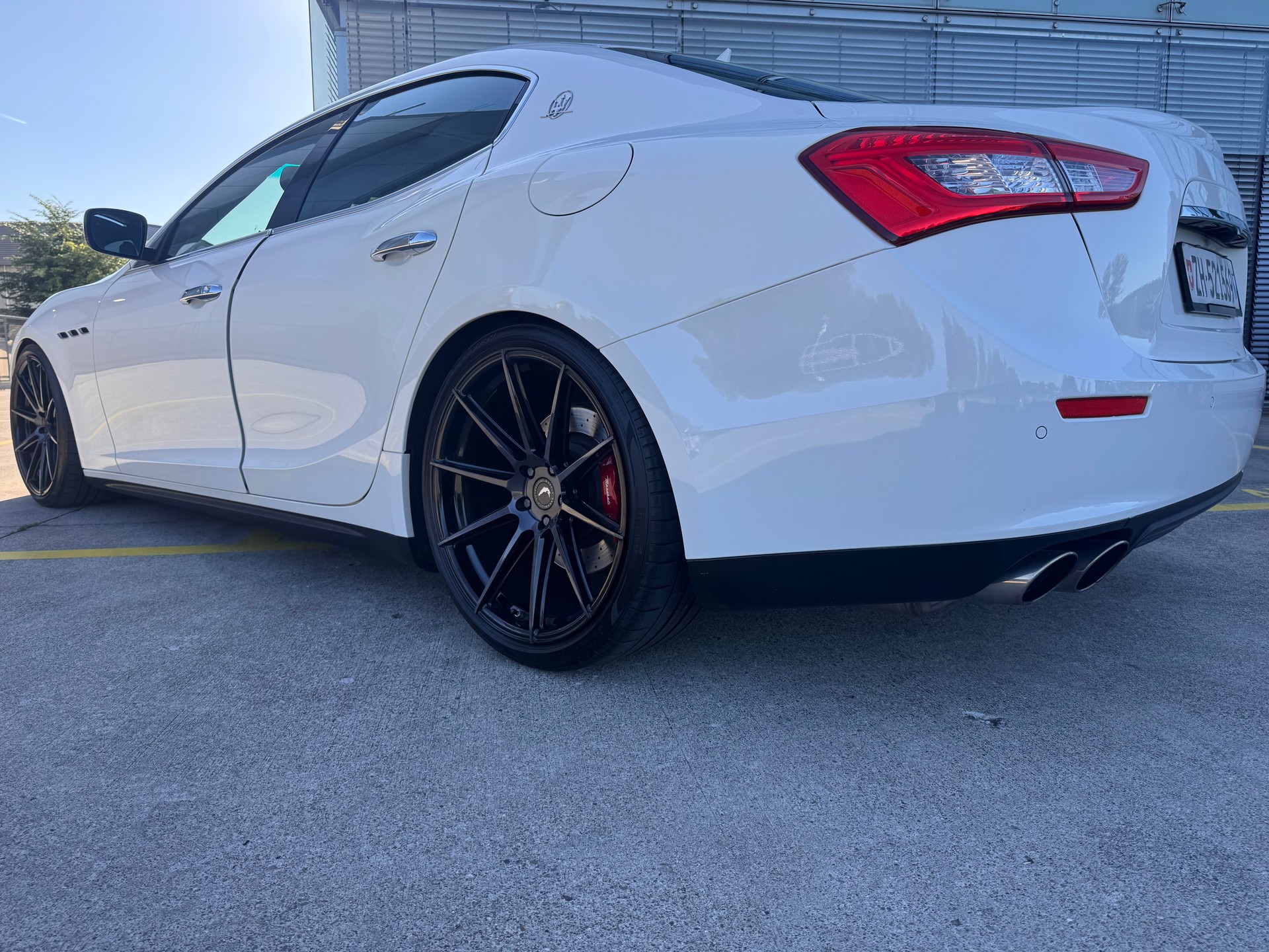 MASERATI Ghibli S Q4 3.0 V6 Swiss Mountain Ed. Automatica-image-3