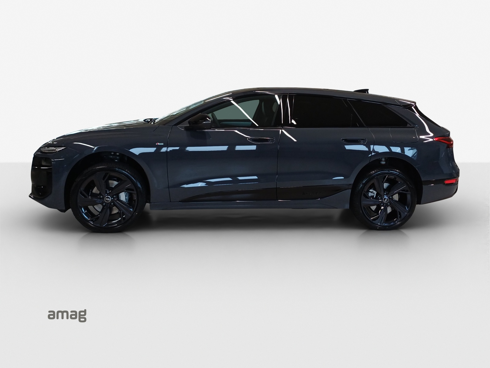 AUDI A6 Avant e-tron quattro-image-1