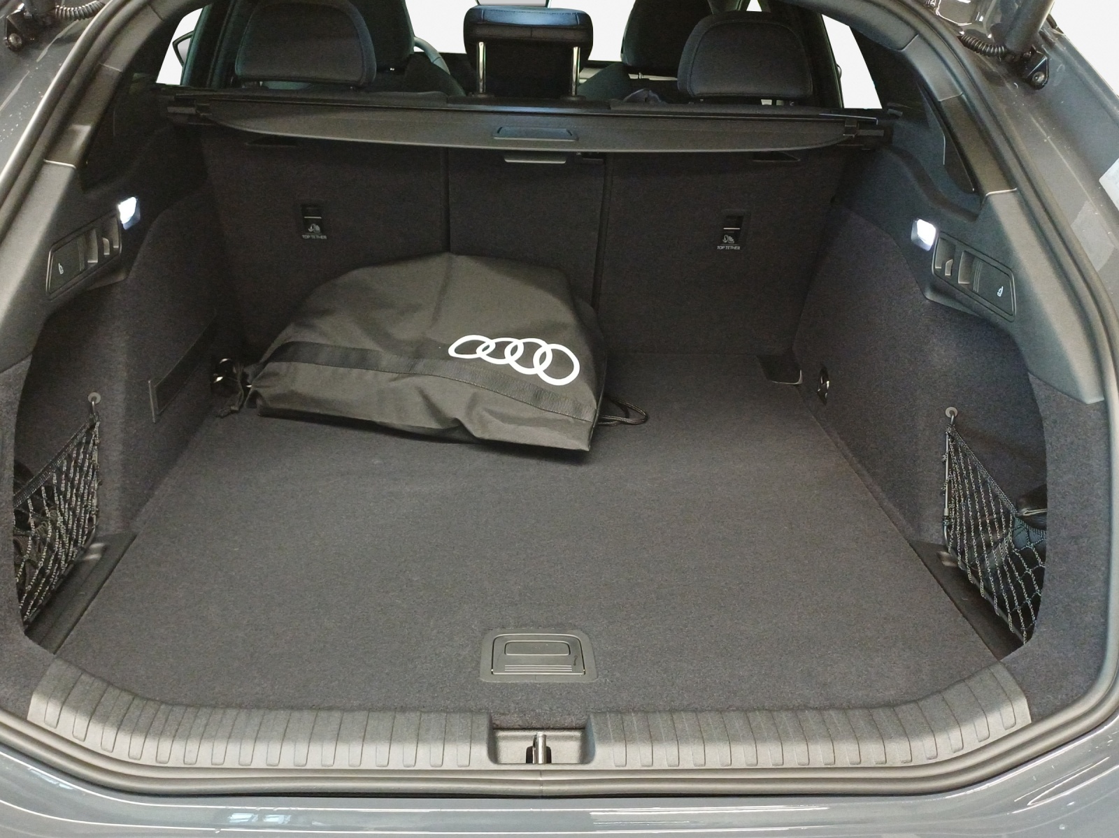 AUDI A6 Avant e-tron quattro-image-12