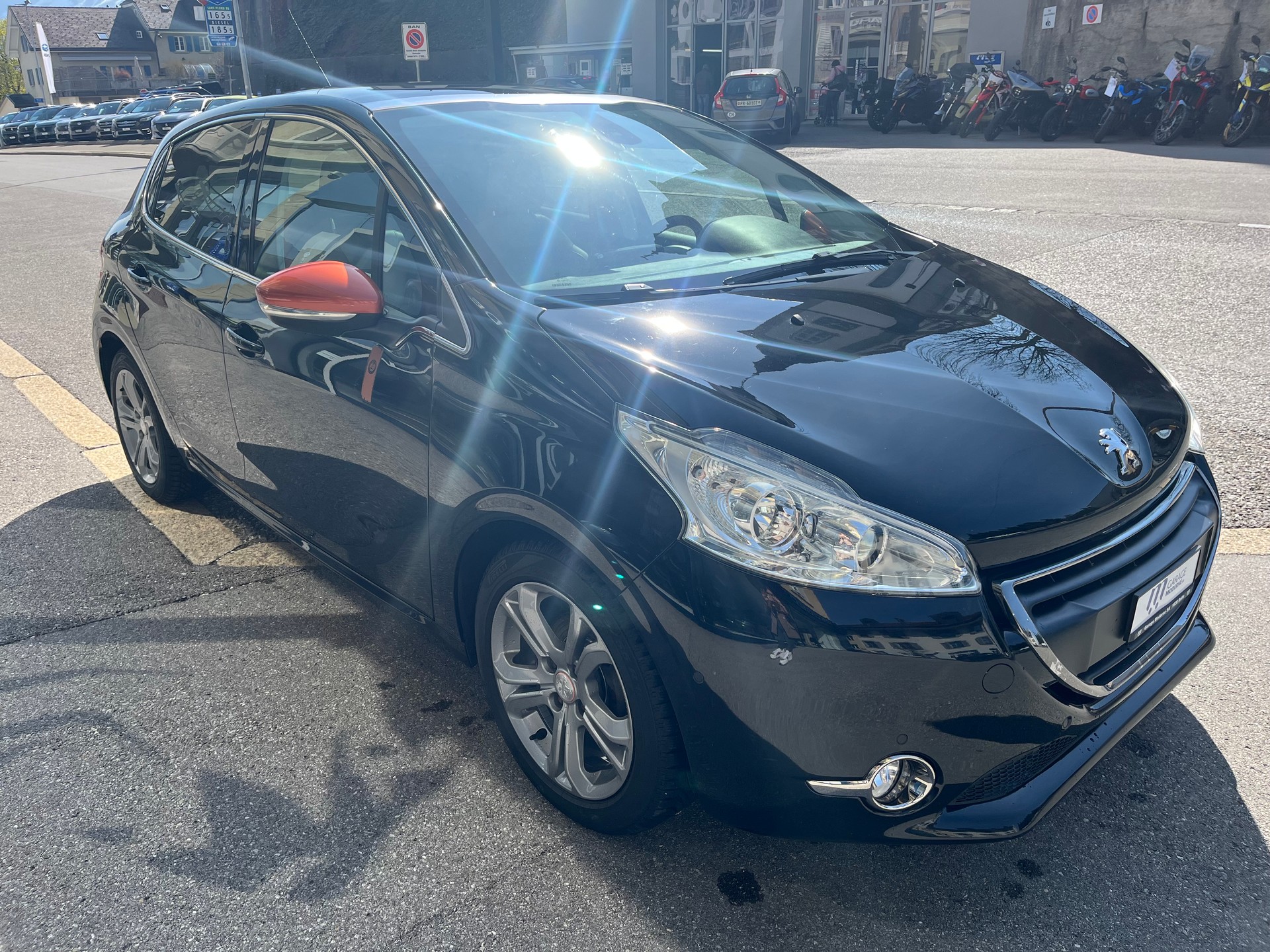 PEUGEOT 208 1.2 PureTech Access-showroom-element-3