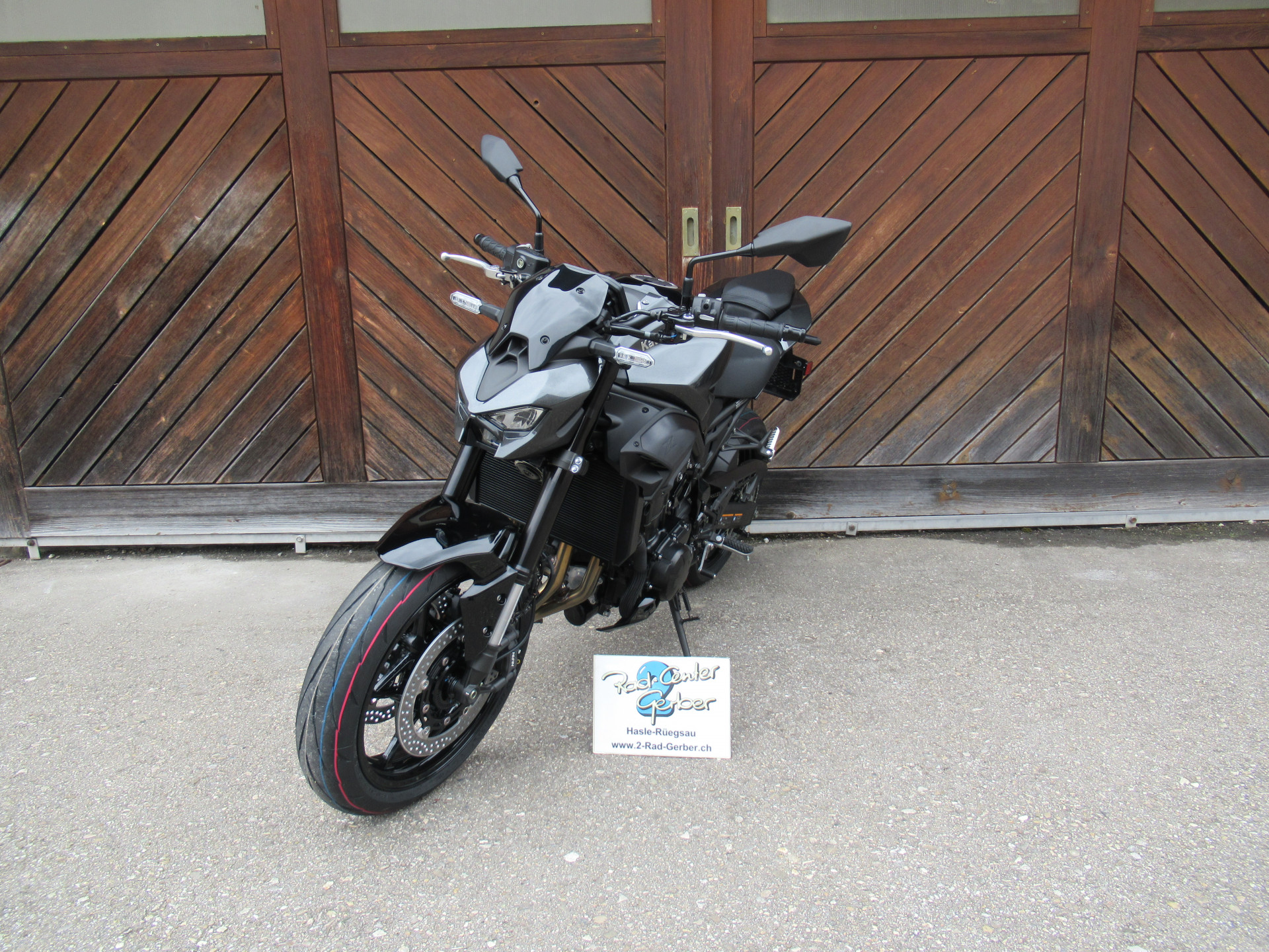 KAWASAKI Z 900-showroom-element-2