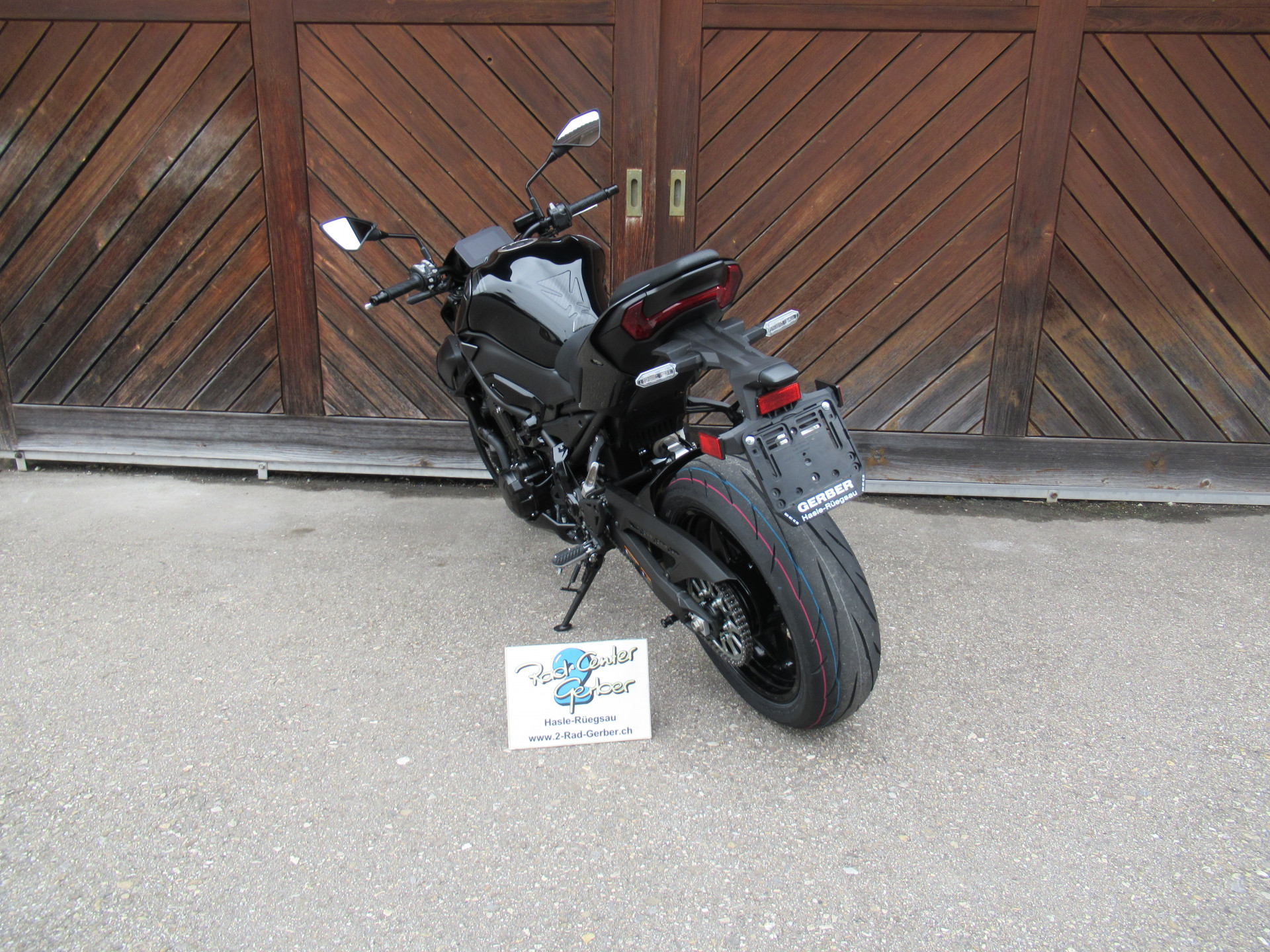 KAWASAKI Z 900-image-7