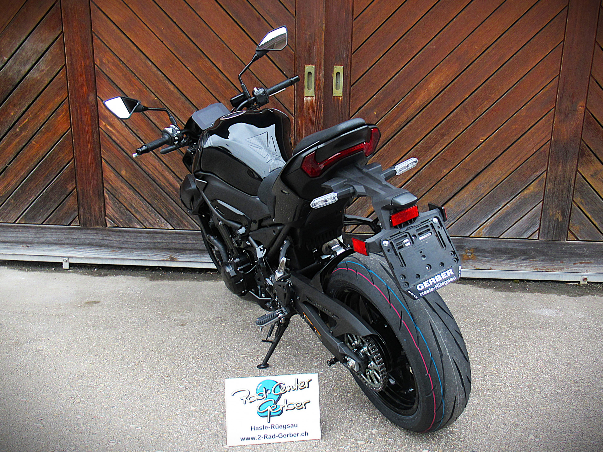 KAWASAKI Z 900-image-9