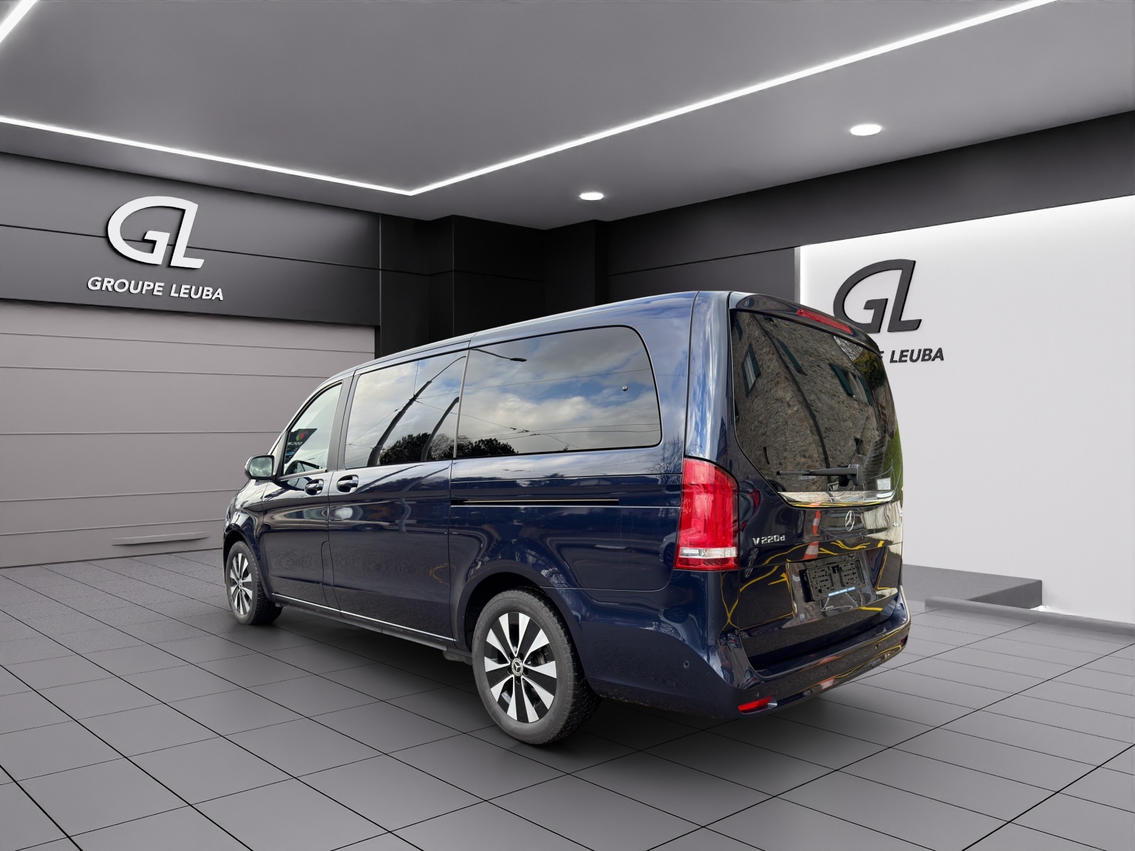 Image MERCEDES-BENZ V-220 V 220 d Exclusive lang 4Matic 9G-Tronic