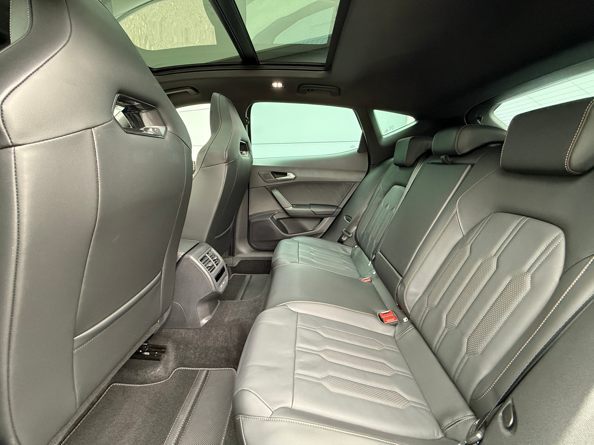 CUPRA Formentor 2.0TSI VZ 4Drive DSG mit Anhängerkupplung & Panoramadach-image-19