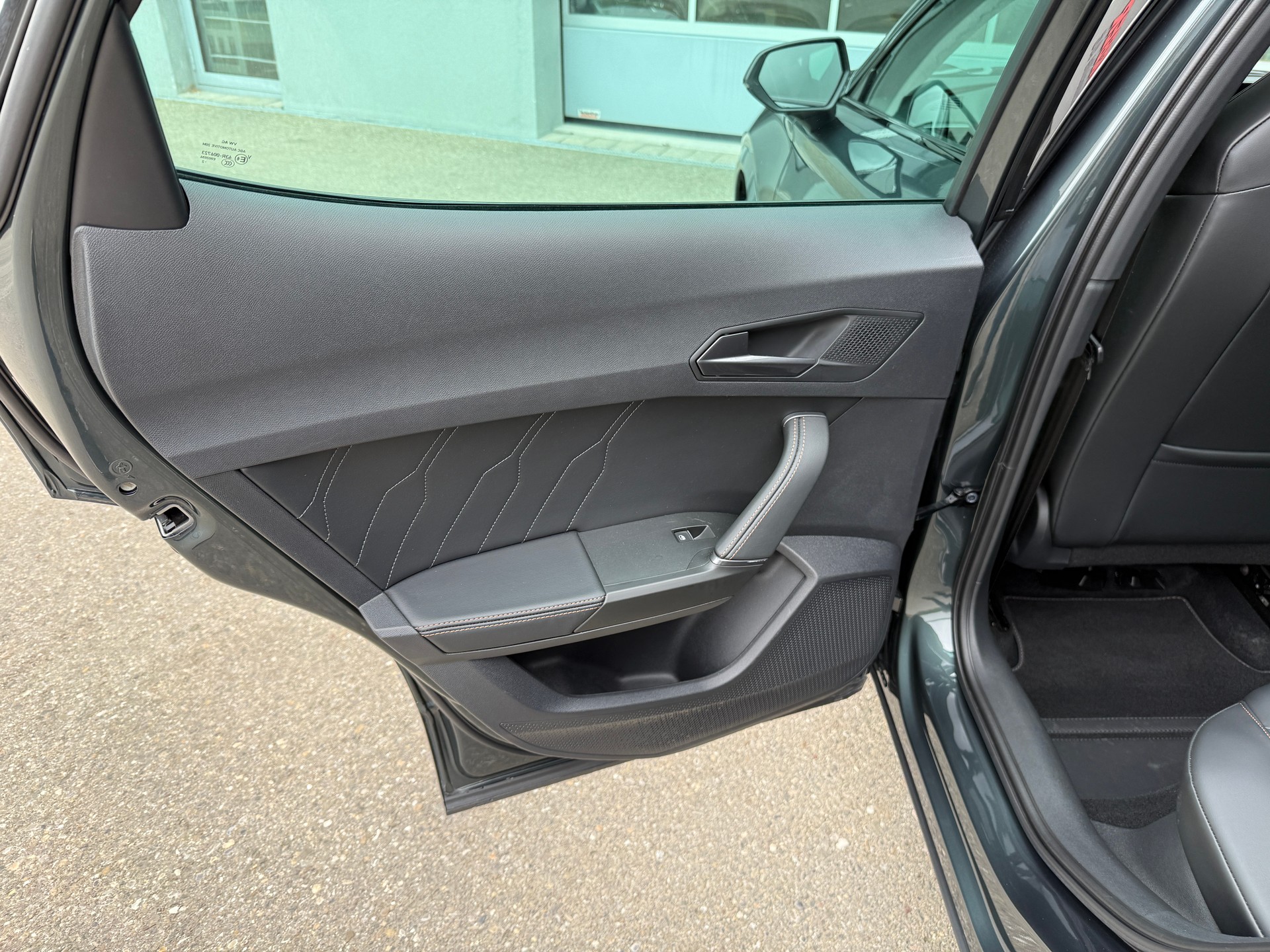 CUPRA Formentor 2.0TSI VZ 4Drive DSG mit Anhängerkupplung & Panoramadach-image-18