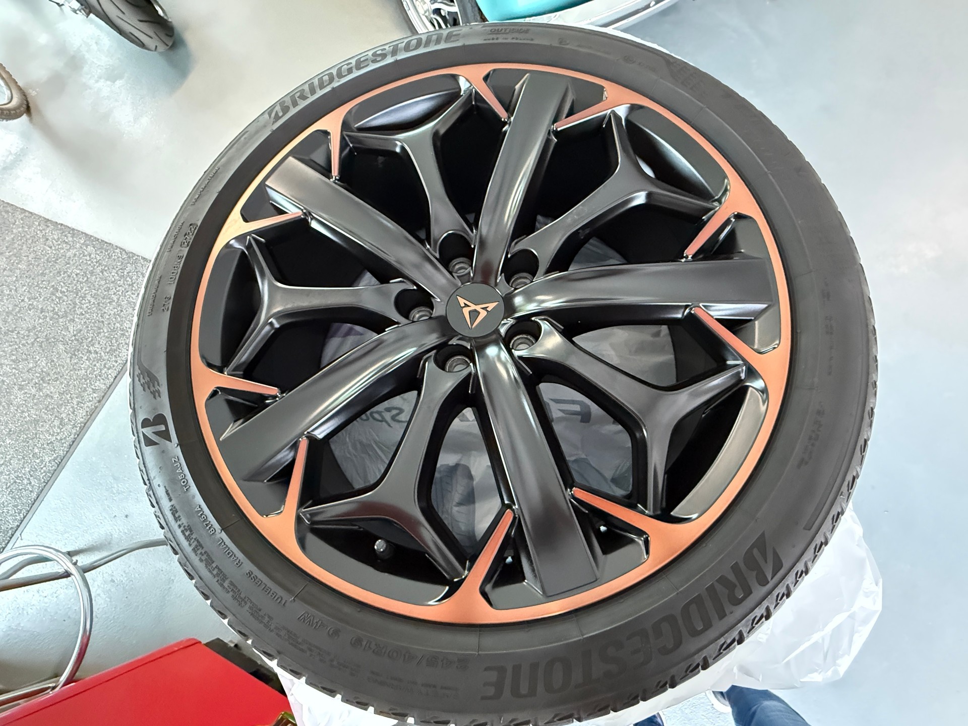 CUPRA Formentor 2.0TSI VZ 4Drive DSG mit Anhängerkupplung & Panoramadach-image-12