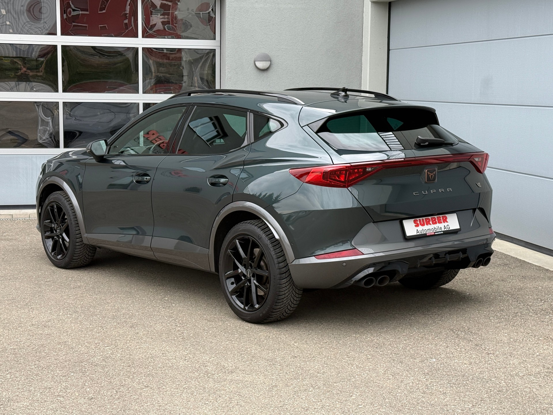 CUPRA Formentor 2.0TSI VZ 4Drive DSG mit Anhängerkupplung & Panoramadach-image-2