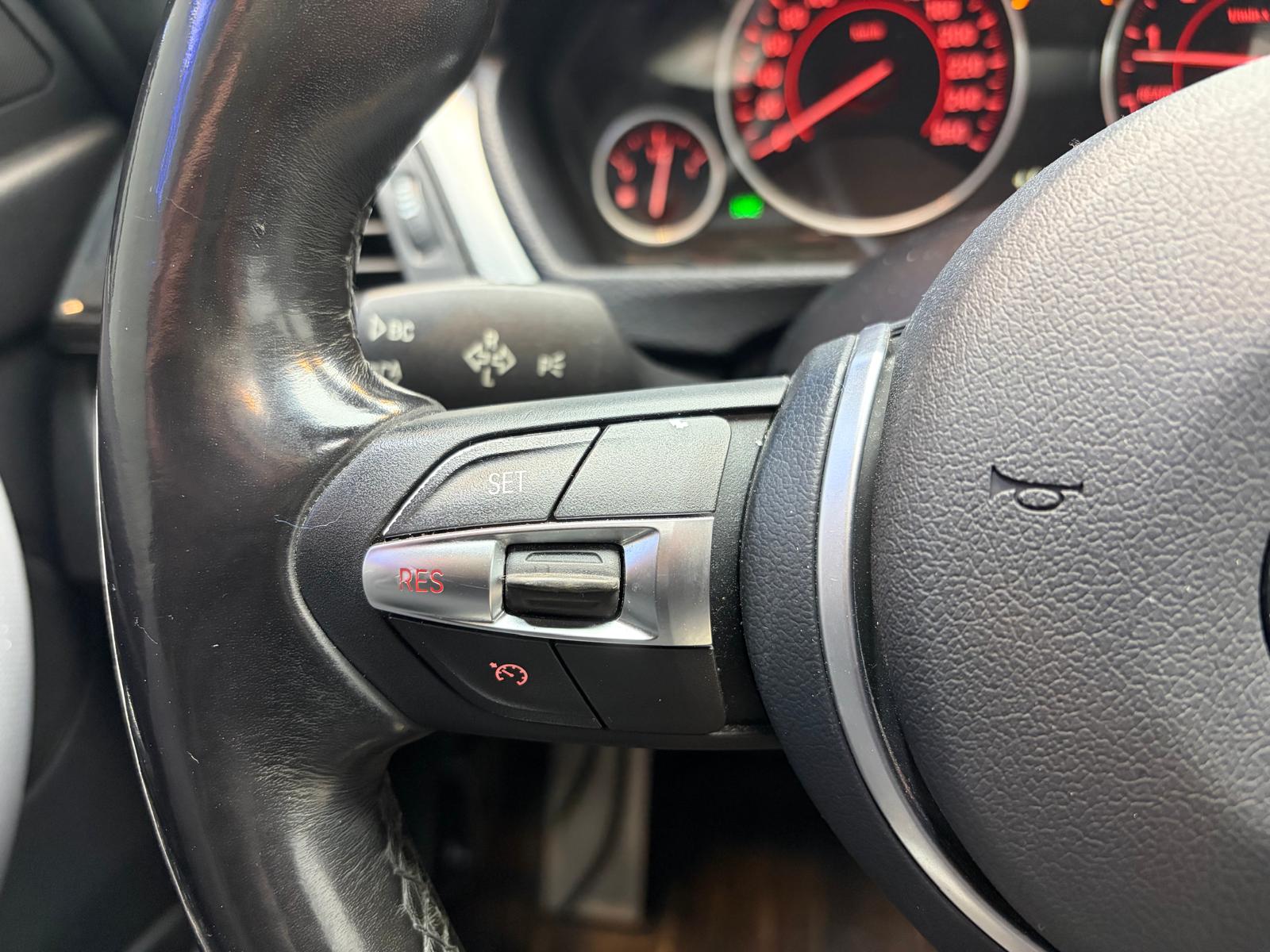 BMW 335i xDrive Sport Line Steptronic - Toit ouvrant/ Apple Car Play/Android Auto-image-18