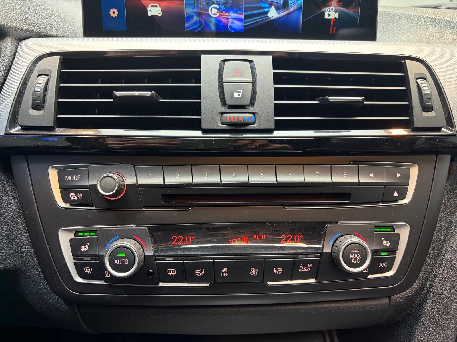 BMW 335i xDrive Sport Line Steptronic - Toit ouvrant/ Apple Car Play/Android Auto-image-23