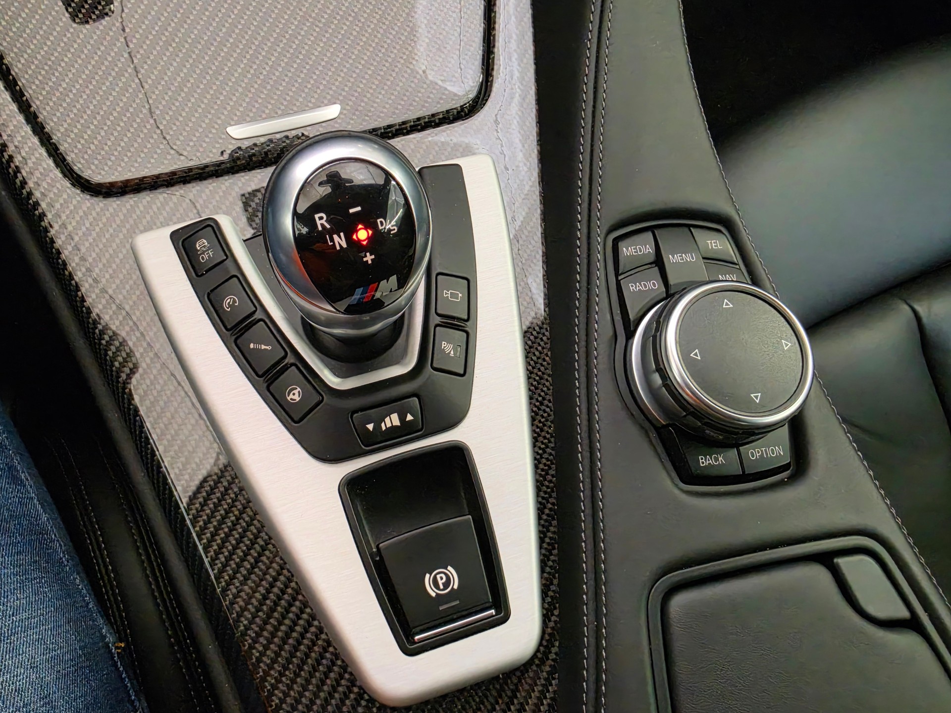 BMW M6 Coupé Drivelogic aus 1.Hand mit nur 19'900 Km-image-12