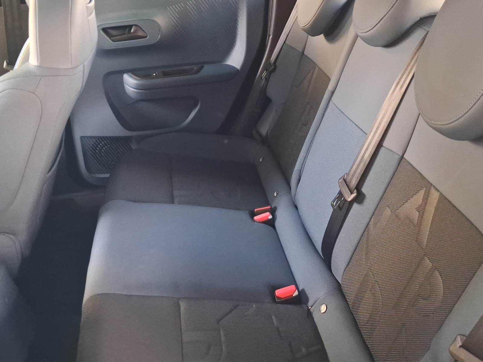 FIAT Grande Panda Elektro Red-image-8